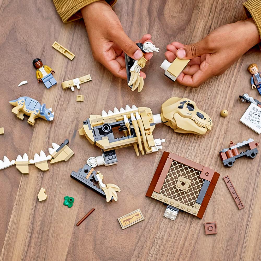 LEGO Jurassic World T. rex Dinosaur Fossil Exhibition 76940 (198 Pieces)