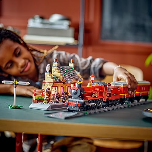 LEGO Harry Potter Hogwarts Express & Hogsmeade Station 76423