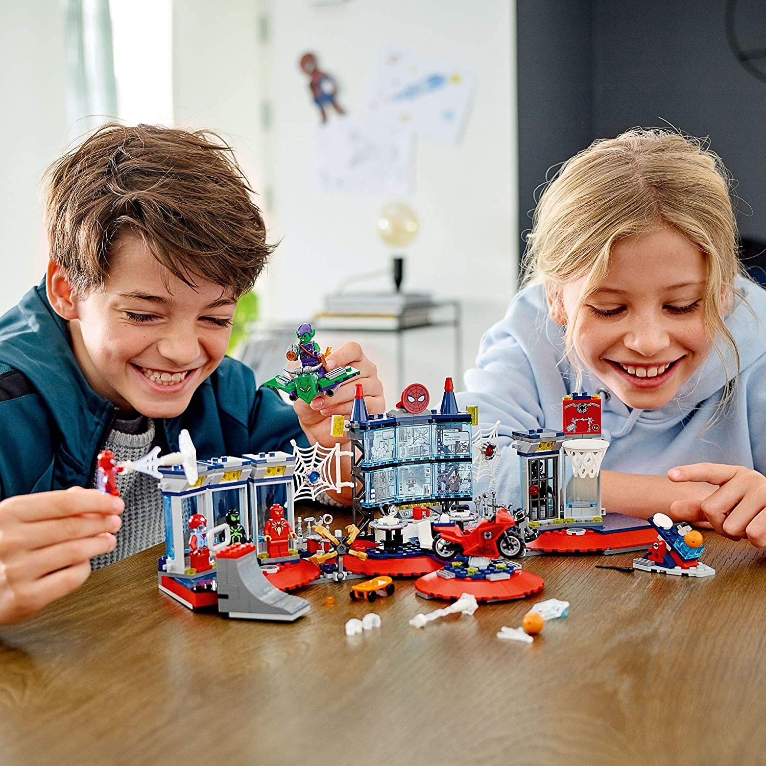 LEGO Marvel Spider-Man Attack on The Spider Lair 76175 (466 Pieces)