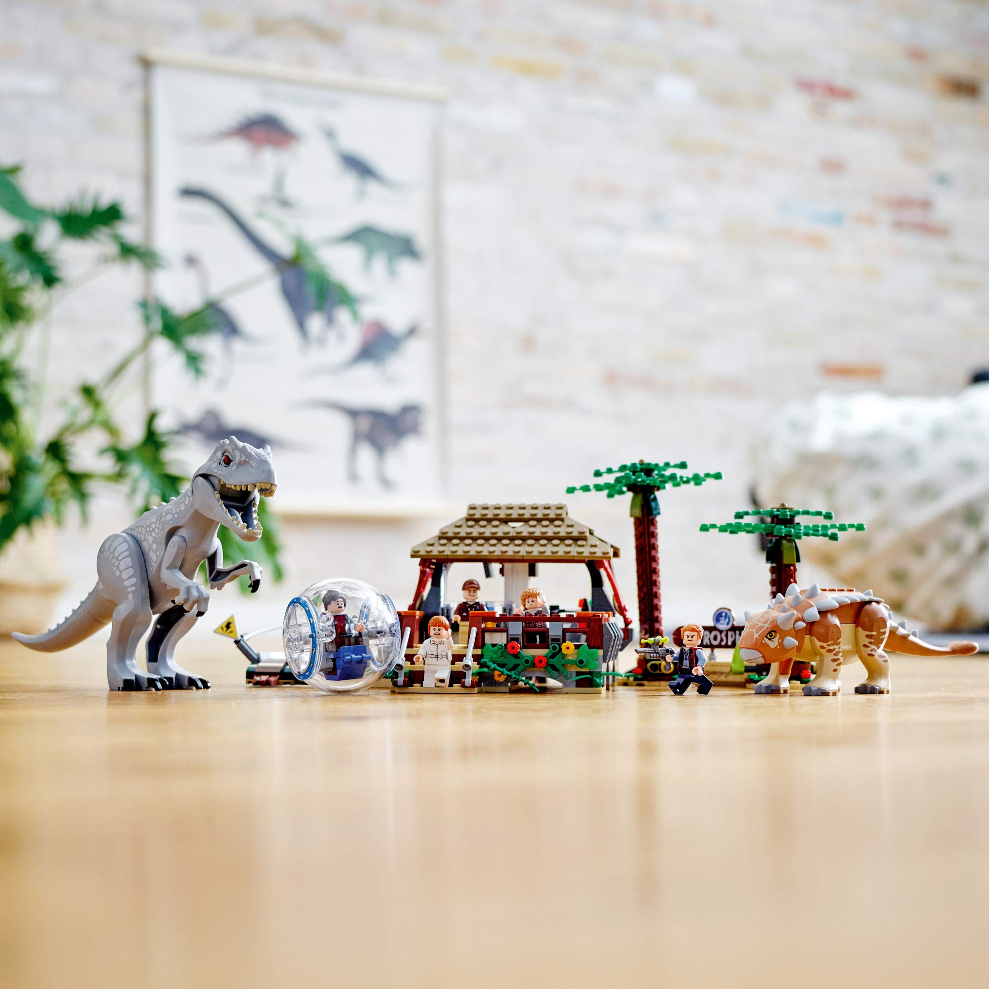 LEGO Jurassic World Indominus rex vs. Ankylosaurus 75941 (537 Pieces)