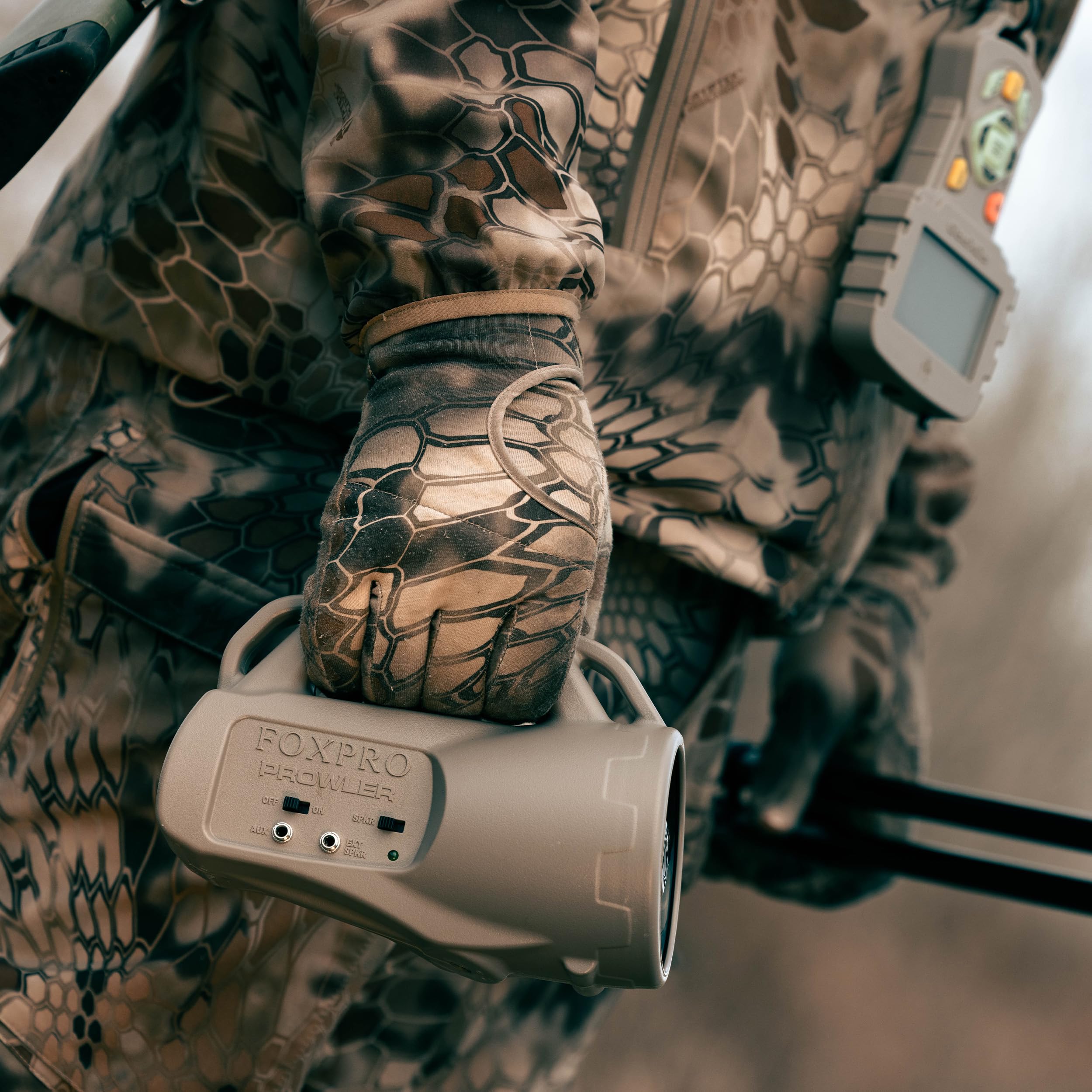 FOXPRO Prowler American Made Electronic Predator Call Remote Operated and Programmable Coyote, Fox, Crow, Hog Call for Hunting
