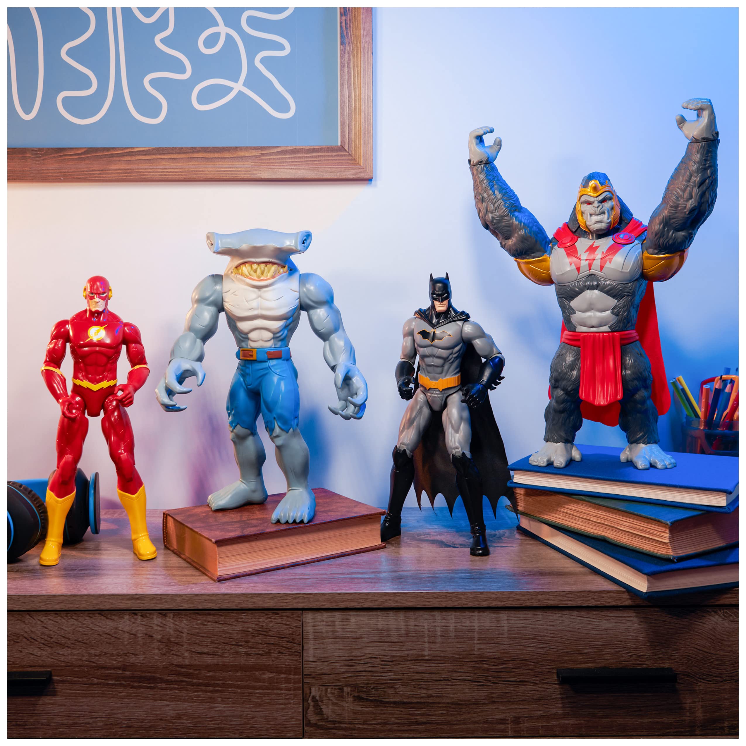 DC Comics, Batman vs. Gorilla Grodd 4-Pack, 30-cm Action Figures (Batman, The Flash, Gorilla Grodd, King Shark)