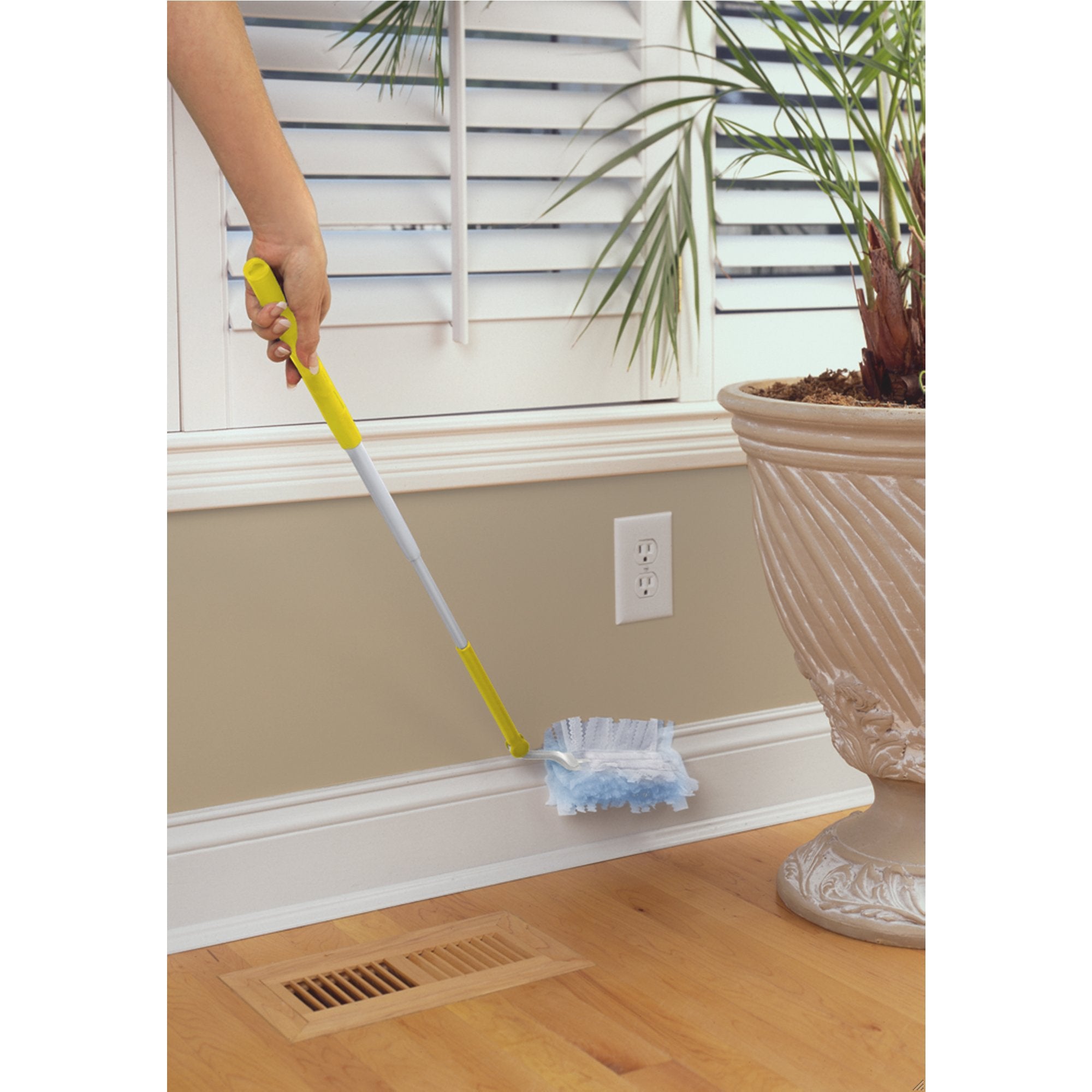 Swiffer® 360° Dusters Extender™ Kit, White