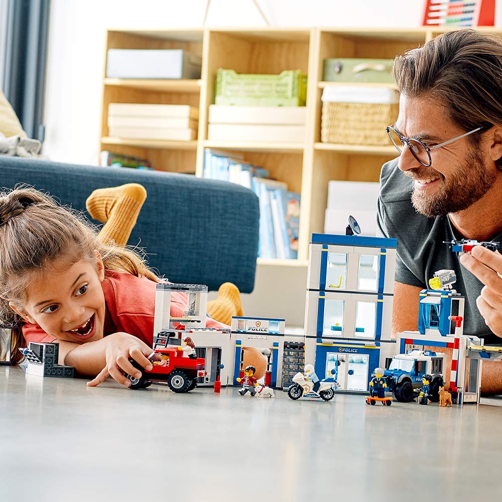 LEGO City Police Station 60246 (743 Pieces)