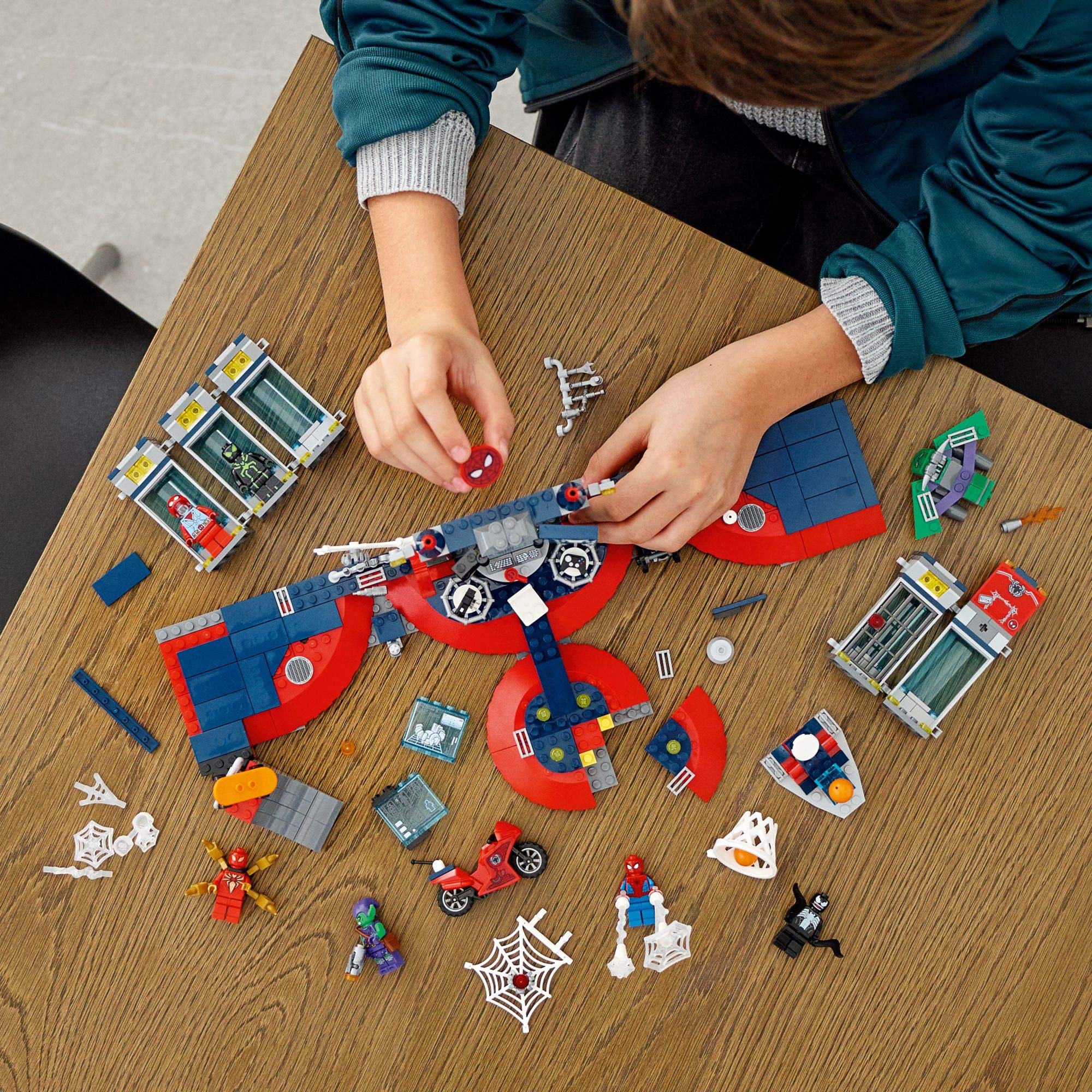 LEGO Marvel Spider-Man Attack on The Spider Lair 76175 (466 Pieces)