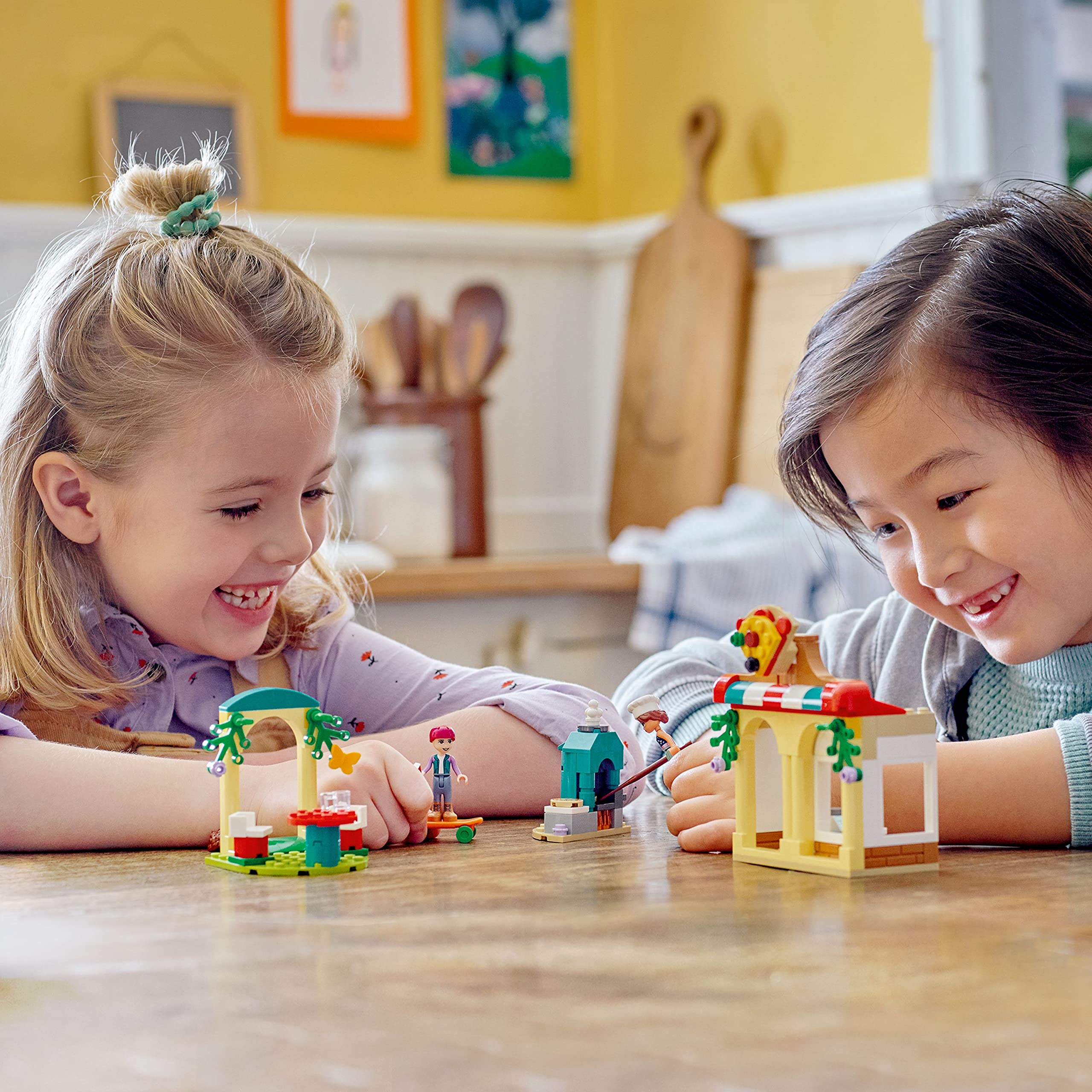 LEGO Friends Heartlake City Pizzeria 41705